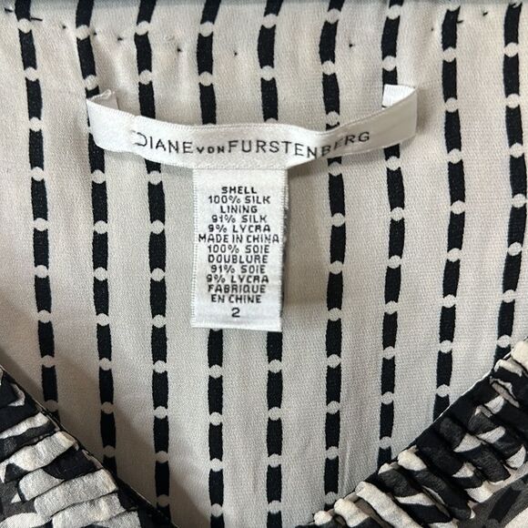 NWOT Diane von furstenberg dancing woman top with cinch tie waist - Picture 2 of 8